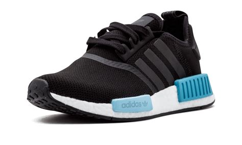 nmd r1 women's black